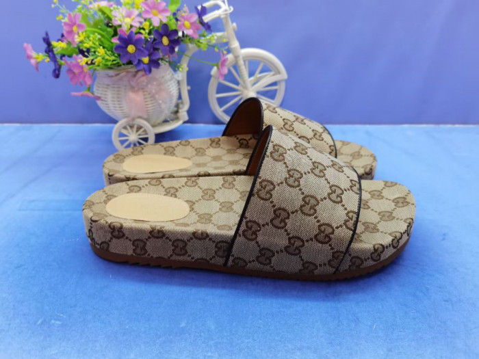 G*u*i* sandal100