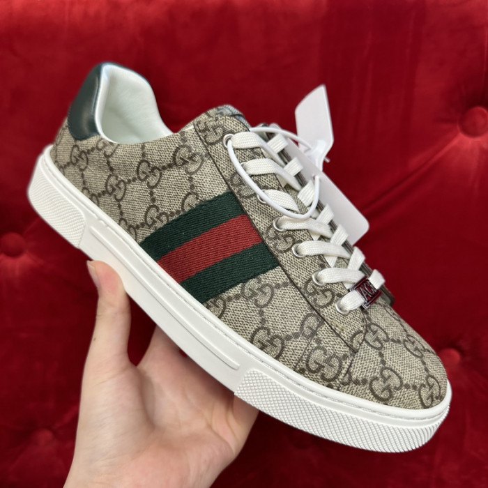 G*u*i* trainer sneaker105