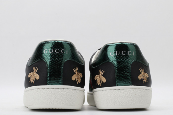 G*u*i* trainer sneaker50