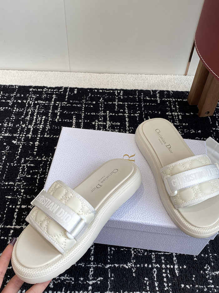 Dio*r sandal 64